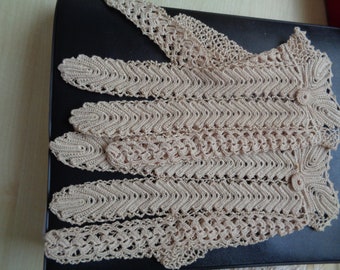 HANDMADE CROCHET GLOVES