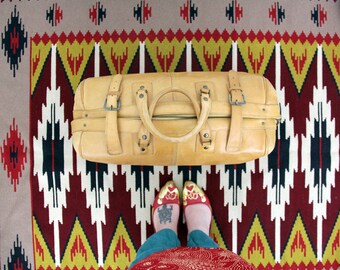 Vintage Bag // Tan Brown Leather Luggage Bag // Carry On Travel Bag // Traveler Bag // Overnight Bag