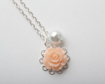 Collier pêche fleuriste, fleuriste bijoux, collier pour fillette pêche, bijoux de mariage pêche, collier rose pêche, cadeau bouquetière