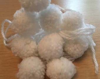 20mm White Pom Poms, 10 White Pom Poms, White Wool Pom Poms, 10 Pom Pom, Baby Pom Poms, Pom Pom Decorations, Handmade Pom Poms, Crafting