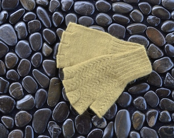 Olive Green Angora Gloves, Green Half Finger Gloves, Small, Green Fingerless Gloves, Naturally Dyed Angora Gloves, Olive Green Gloves, OGS