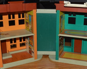 938 SESAME STREET Vintage Fisher price little people brownstone building