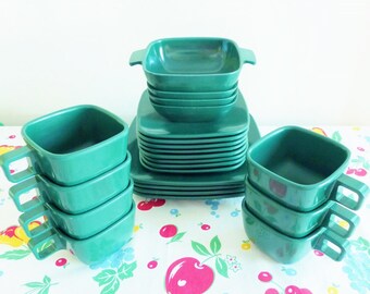 Mid Century Dark Green Ever Ware Melmac Dishes Arrowhead Design Retro Camper Plates Cups Bowl Melamine Texas Ware 1950s 1960s Square Modern