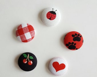 Fabric magnet, set of 5, fridge magnet, red fabric, red magnet, kitchen magnet, dorm decor, fabric button magnet, round magnet, office decor