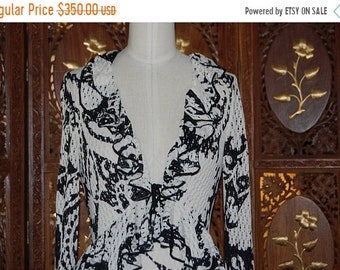 ON SALE 1970s Unsigned Psychedelic & Slinky Black and White Ruffled Maxi Dress
