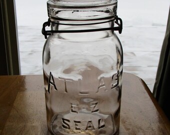 Vintage ATLAS quart food jar