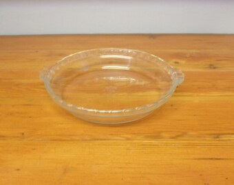 Vintage Pyrex deep dish pie plate clear fluted glass L25
