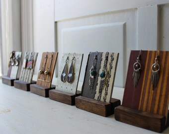 ONE Earring Display Card with Wood Holder - Vintage Prints - Earthy Tones - Colorful Jewelry Display - Reversible - Repurposed