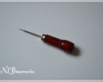 Awl, punch for leather with hook or hook to the wire