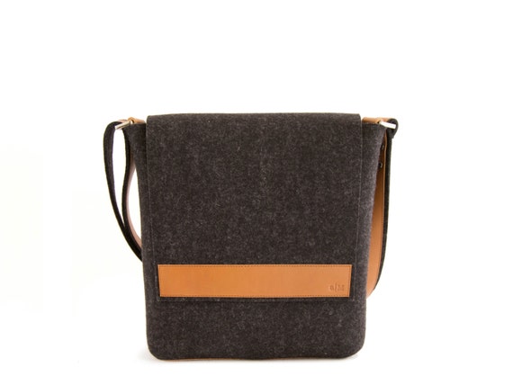 Black and tan mens small MESSENGER BAG / felt and leather messenger bag / mens satchel / messenger bag for men / mens bag / made in Italy
