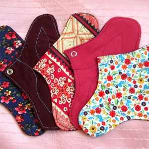 Set of 5 DAILY Panty-liners~ flowers panty liners! cotton reusable pads~ for daily use/ light flow period days/ tampon backup~ natural eco!