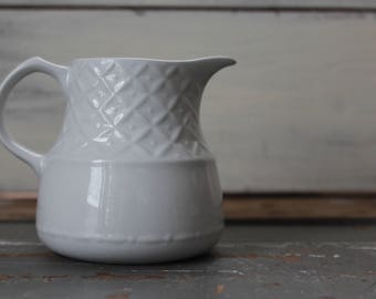 Ironstone Creamer / Vintage Meakin Ironstone Creamer / Meakin English Ironstone Creamer / Farmhouse Ironstone Table Setting Creamer Coffee