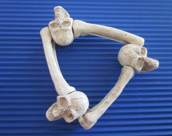 White Skull Bone Bracelet-/ Halloween / Costume / Dia De Los Muertos / Gothic / Bracelet