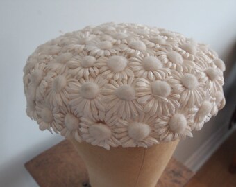 Vintage 1950’s Daisy Flying Saucer Hat