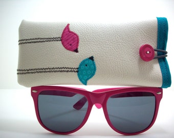 Eyeglass case in cream with pink and teal birds