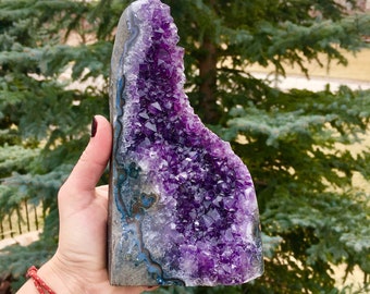 Amethyst Geode ( 2.5 lbs) - Crown Chakra Crystal
