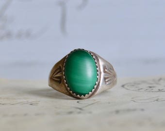 Vintage Native American Malachite and Sterling Ring - Size 9