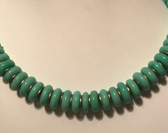 A 1940s Peking Glass Necklace