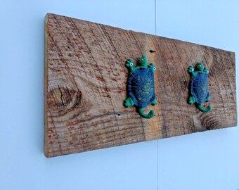 Wood towel rack, wood coat rack, reclaimed barn wood towel rack, cast iron turtle hooks, rustic towel rack, rustic coat rack, turtle decor