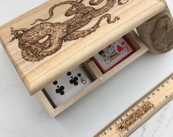 Wooden octopus design box- ideal for playing cards / jewellery / bits and bobs! Can be petsonalised.