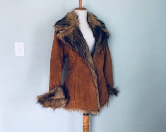Vintage 70s 80s 90s Brown SUEDE Jacket W Faux Fur Collar & Cuffs | 70s Penny Lane Boho Hippie Coat \ Warm retro leather Jacket \ Medium