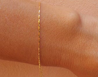 Minimalist bracelet. Dainty chain bracelet. Gold fill bracelet.Thin chain bracelet. Skinny bracelet. 18k gold filled chain bracelet.