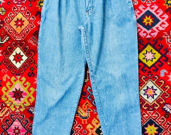 Vintage 90s Bill Blass High Waisted Mom Jeans Pleated Tapered Size 8/10/12 Baggy Denim Normcore Medium Wash
