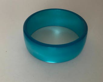 Vintage turquoise blue moonglow bangle