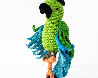 Carlo the parrot | amigurumi crochet pattern