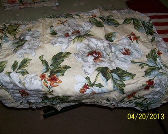 Vintage sham, 24x20, light florals