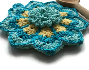 Crochet Flower Potholder, Made From Vintage Style Pattern, Kitchen Decor, Hot Pad, Handmade Cotton Potholder, Vintage Kitchen - Gift for Her