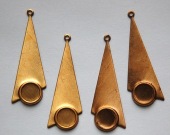 1 Loop Brass Geometric Triangle Pendants with 7mm Setting (4) mtl066A