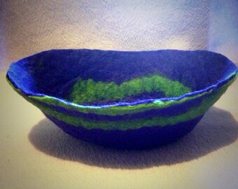 Hand felted bowls and pods, made to order (free pp in uk)