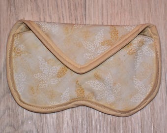 Glasses case in ecru fall theme