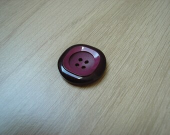 Burgundy fuchsia round button