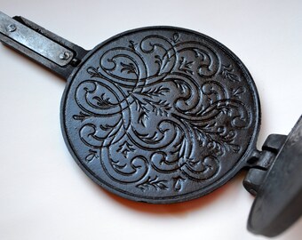 Vintage waffle maker Norwegian krumkake iron Pizzelle press Krumcake pan Crepe cookie maker Cast iron Jötul krumkakejern from Norway