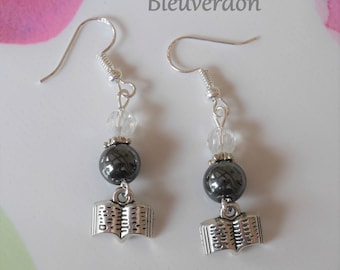 These book earrings