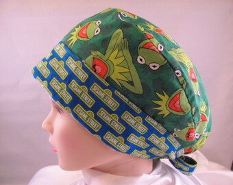 Women's Pixie Scrub Hat Kermit on Sesame St
