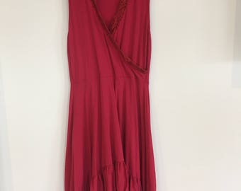 Red//Berry boho dress. Crochet detailing on neckline. Deep v-neck. Wrap dress. Ruffle hem. Midi dress. Hippy dress. Labelled US size 2. S-M.