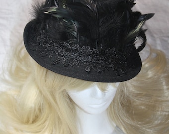 Hat-hat with lace border
