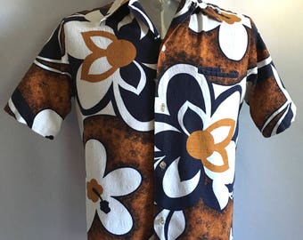 Vintage Men's 60's Hawaiian Shirt, Floral, Short Sleeve, Button Down (S/M)
