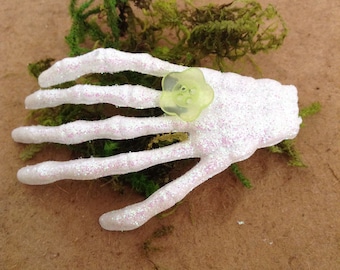 Skeleton Hand Hair Clip