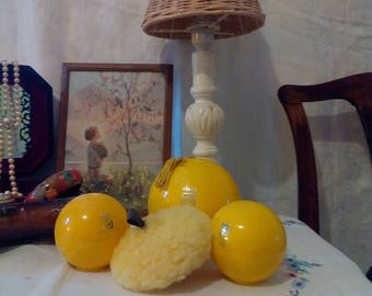 KIKU Faberge rare talc set and powder puff iconic yellow 1960s-70s