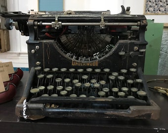 Vintage Underwood Typewriter