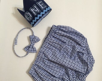 Baby boy smash cake outfit. Baby boy bowtie outfit. Boy first birthday Outfit. Smash cake Diaper cover/ bow/neck tie. Crown birthday hat.