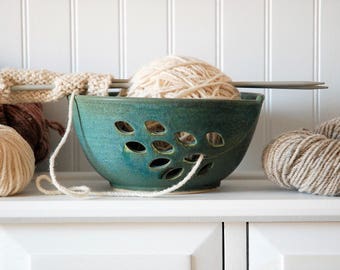 ceramic yarn bowl, oakleaf crochet bowl, pottery wool bowl, wheelthrown yarn bowl, knitter's bowl, unique yarn bowl, gift for knitter