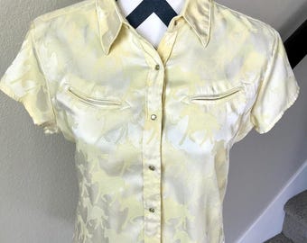 Vintage 1990s Wrangler Pale Yellow Horse Print Cowgirl Cowboy Western Blouse Sz M