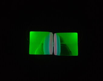 beaded necklace glow in the dark