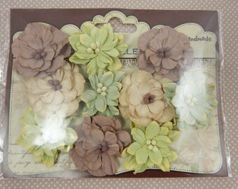 Paper for scrapbooking embellishment flowers
