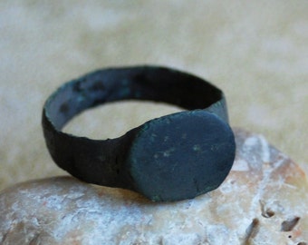 ring from a private dig... size 8... antique JEWELRY X 710